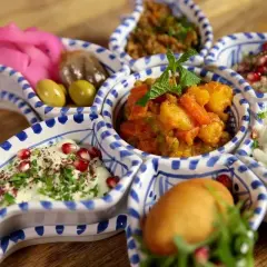 Łazienki Królewskie: Gdzie zjeść? Polecane restauracje i kawiarnie