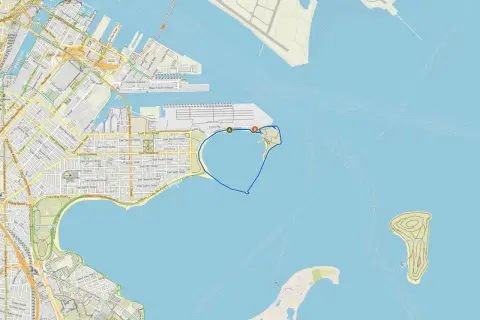Mapa pokazuje, gdzie leży Boston, z zaznaczonymi ulicami, lotniskiem i wyspami na wodzie.