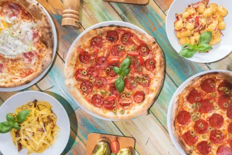 Gdzie zjeść w Pruszkowie? TOP 5 miejsc na obiad i pizzę