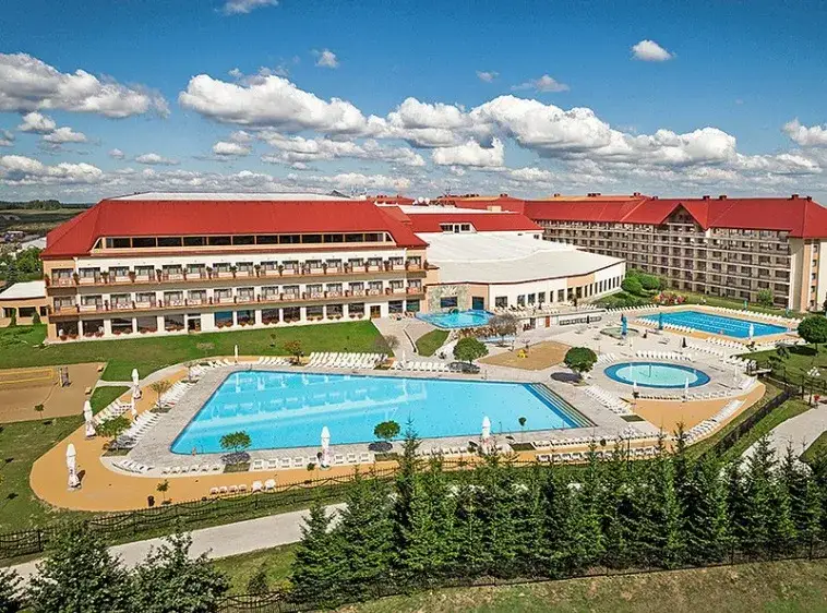 Zdjęcie Hotel Gołębiewski Mikołajki: 689 pokoi ile gości pomieści?