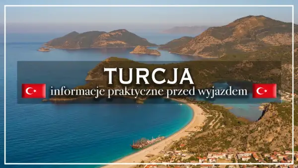 Piękna zatoka w Turcji, idealna na wakacje w październiku. Słoneczna pogoda i błękitne morze zachęcają do wypoczynku.